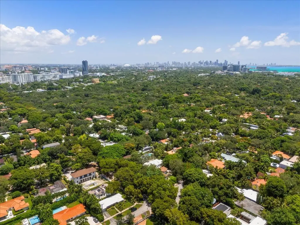 3917 S Le Jeune Road Miami FL 33146