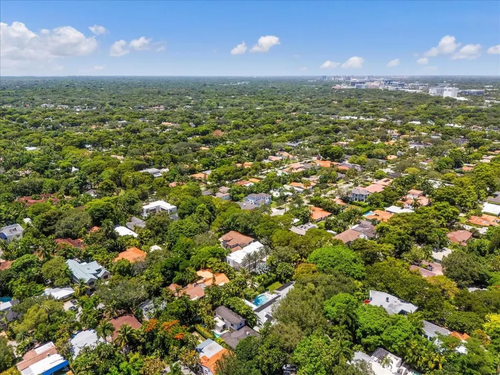 3917 S Le Jeune Road Miami FL 33146