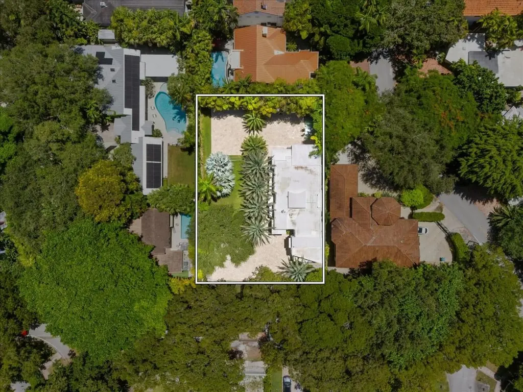 3917 S Le Jeune Road Miami FL 33146