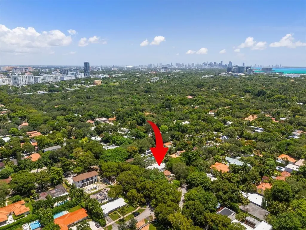 3917 S Le Jeune Road Miami FL 33146