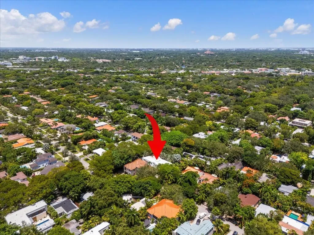 3917 S Le Jeune Road Miami FL 33146
