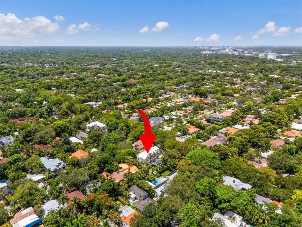 3917 S Le Jeune Road Miami FL 33146