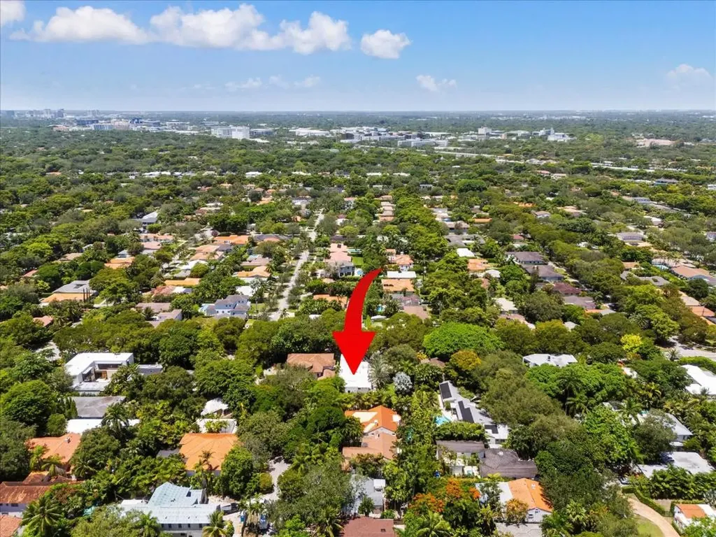 3917 S Le Jeune Road Miami FL 33146