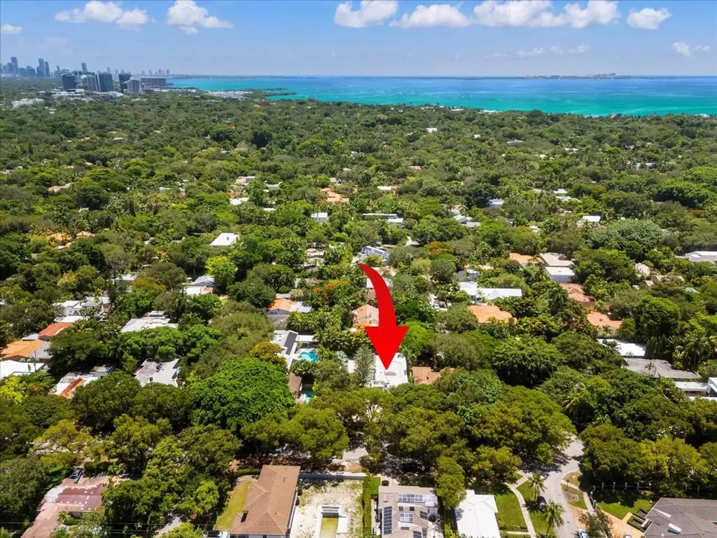 3917 S Le Jeune Road Miami FL 33146