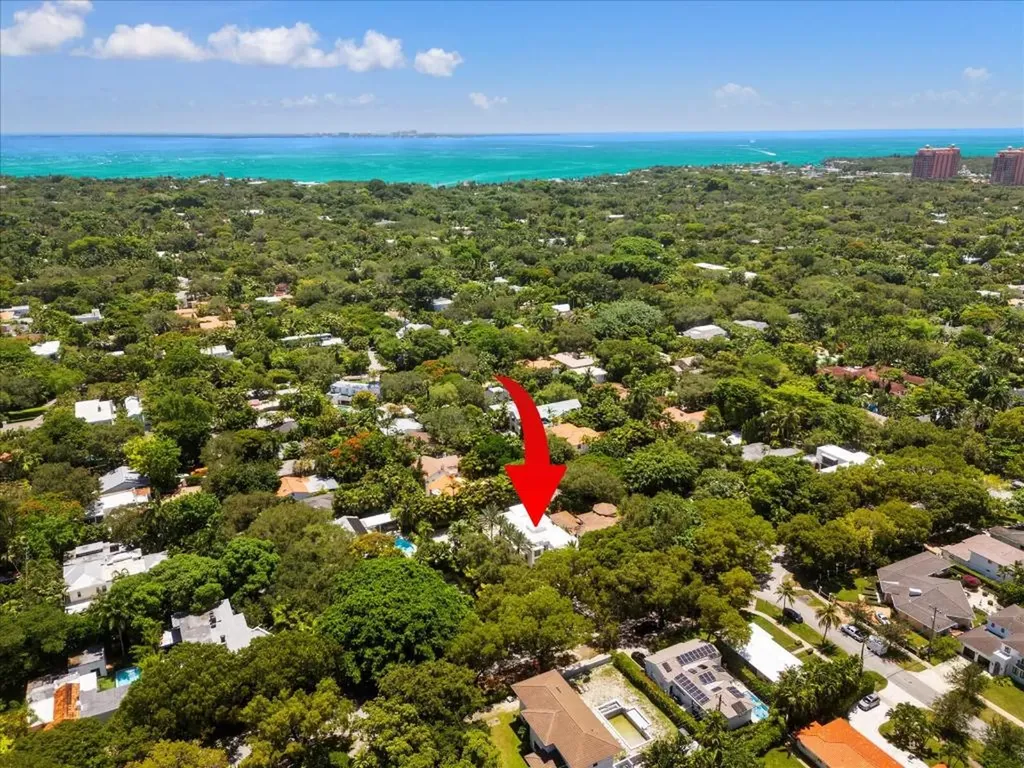 3917 S Le Jeune Road Miami FL 33146