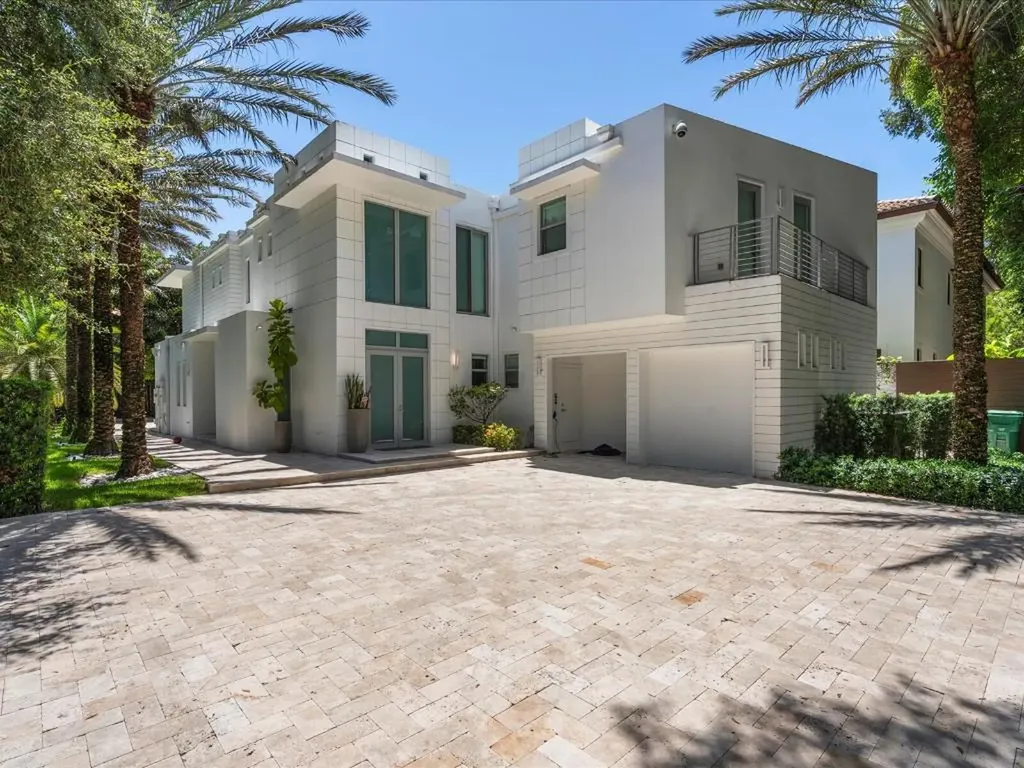 3917 S Le Jeune Road Miami FL 33146