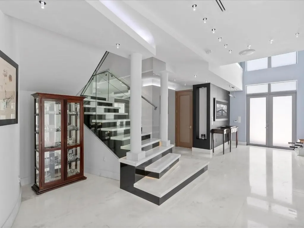 3917 S Le Jeune Road Miami FL 33146