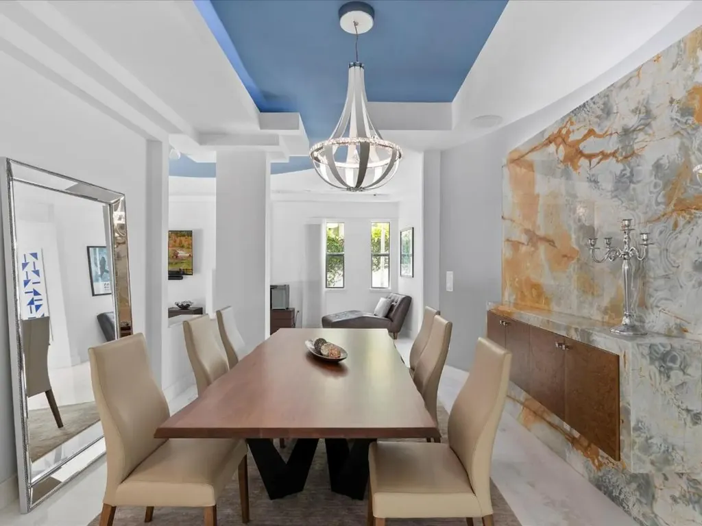 3917 S Le Jeune Road Miami FL 33146