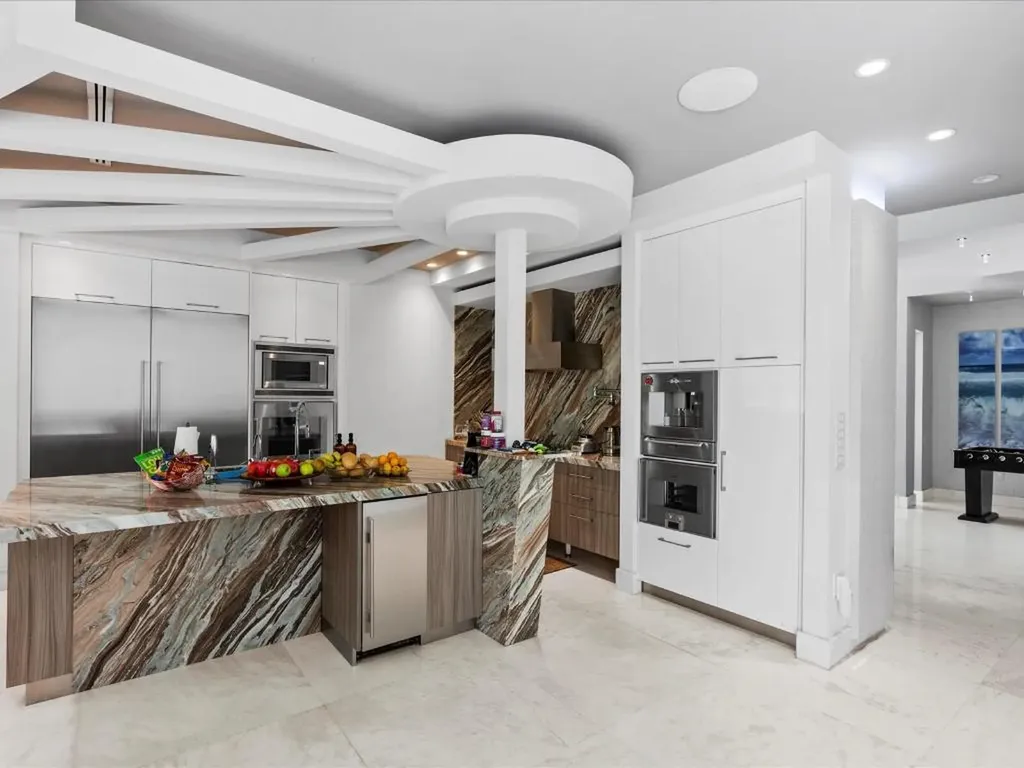 3917 S Le Jeune Road Miami FL 33146