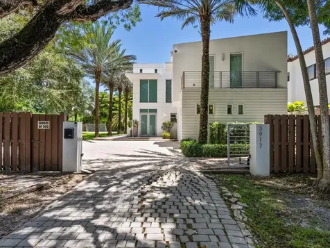 3917 S Le Jeune Road Miami FL 33146