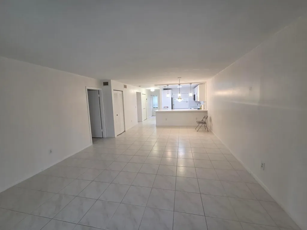 9187 Norte Lago Boca Raton FL 33428