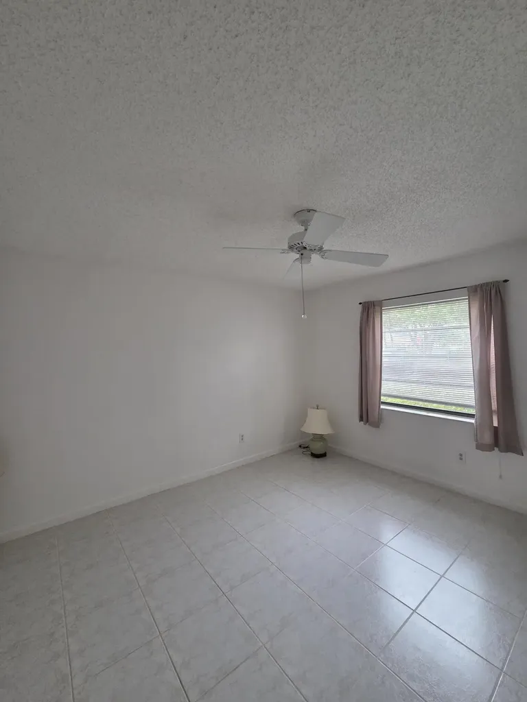 9187 Norte Lago Boca Raton FL 33428