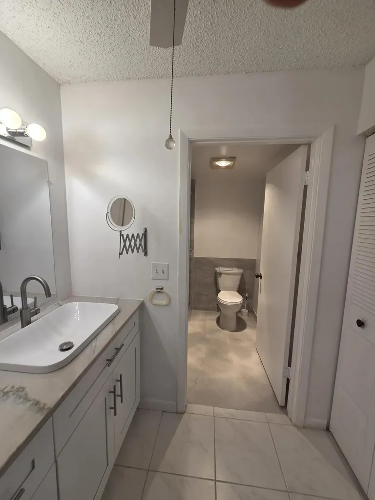 9187 Norte Lago Boca Raton FL 33428