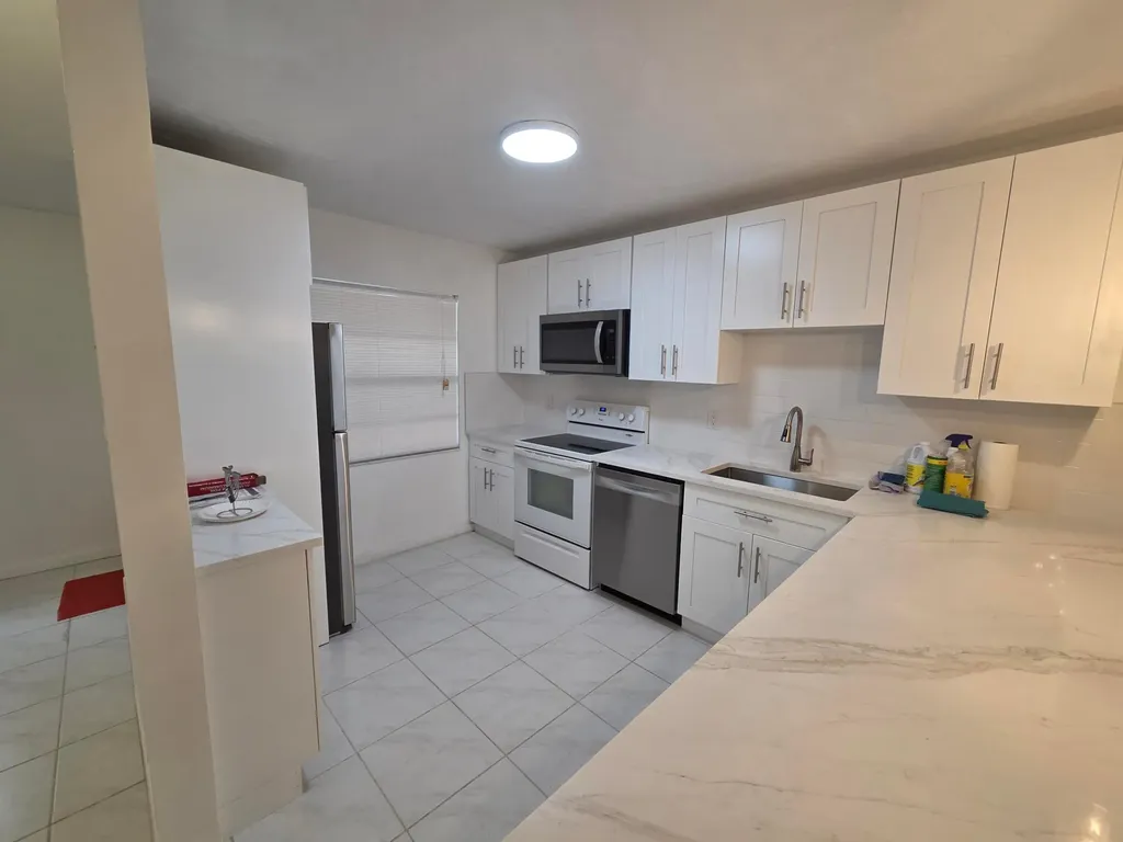 9187 Norte Lago Boca Raton FL 33428