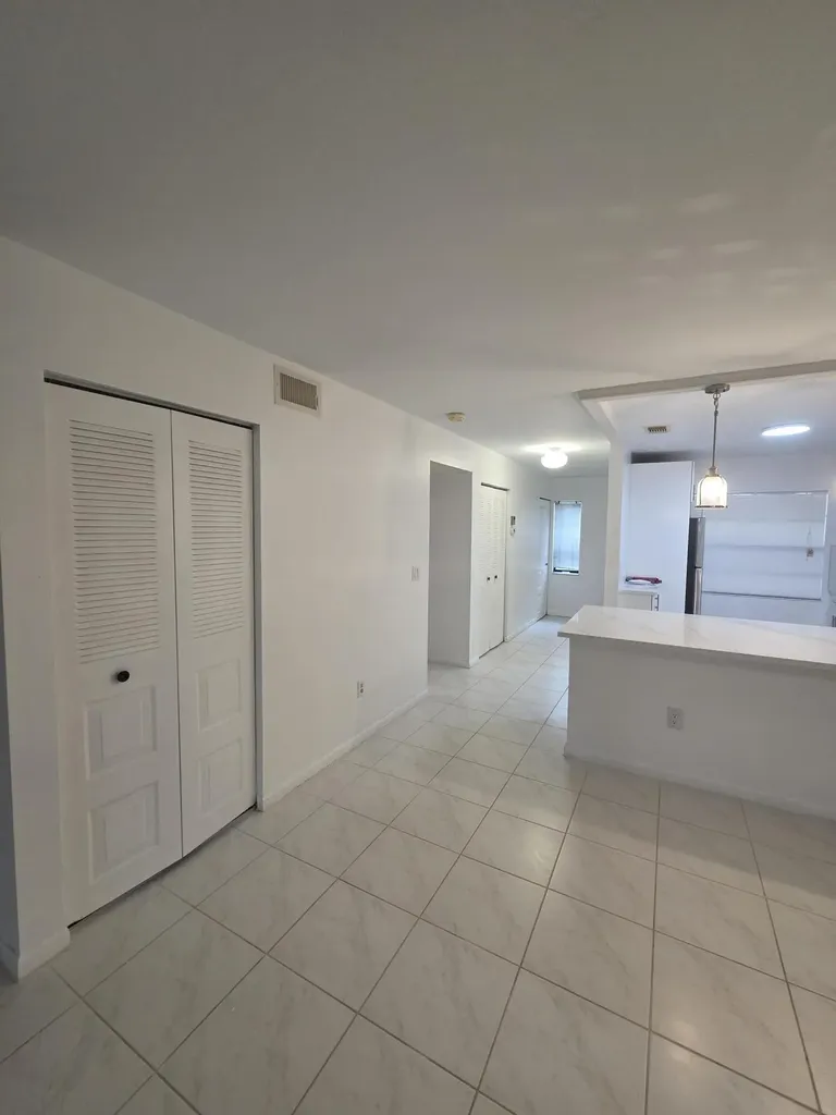 9187 Norte Lago Boca Raton FL 33428