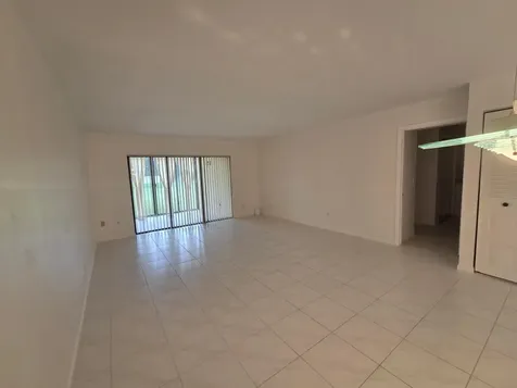 9187 Norte Lago Boca Raton FL 33428