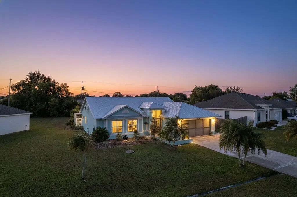 2366 SE Beechwood Terrace Port St Lucie FL 34952