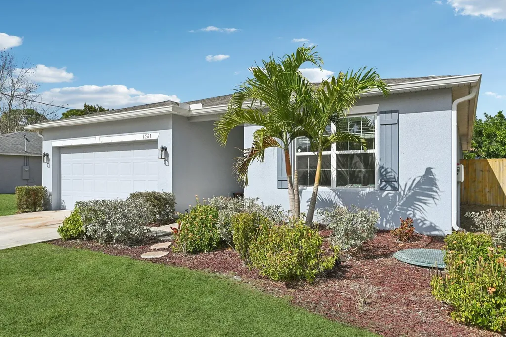 1561 SW Latshaw Avenue Port St Lucie FL 34953