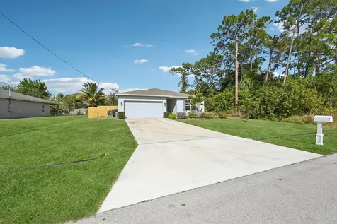 1561 SW Latshaw Avenue Port St Lucie FL 34953