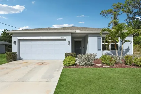 1561 SW Latshaw Avenue Port St Lucie FL 34953