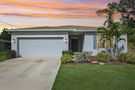 1561 SW Latshaw Avenue Port St Lucie FL 34953