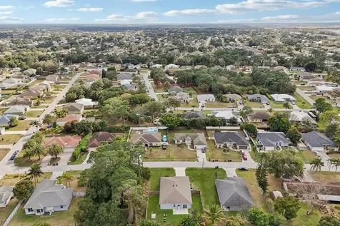 1561 SW Latshaw Avenue Port St Lucie FL 34953