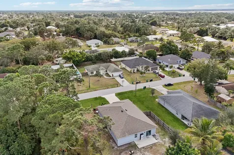 1561 SW Latshaw Avenue Port St Lucie FL 34953