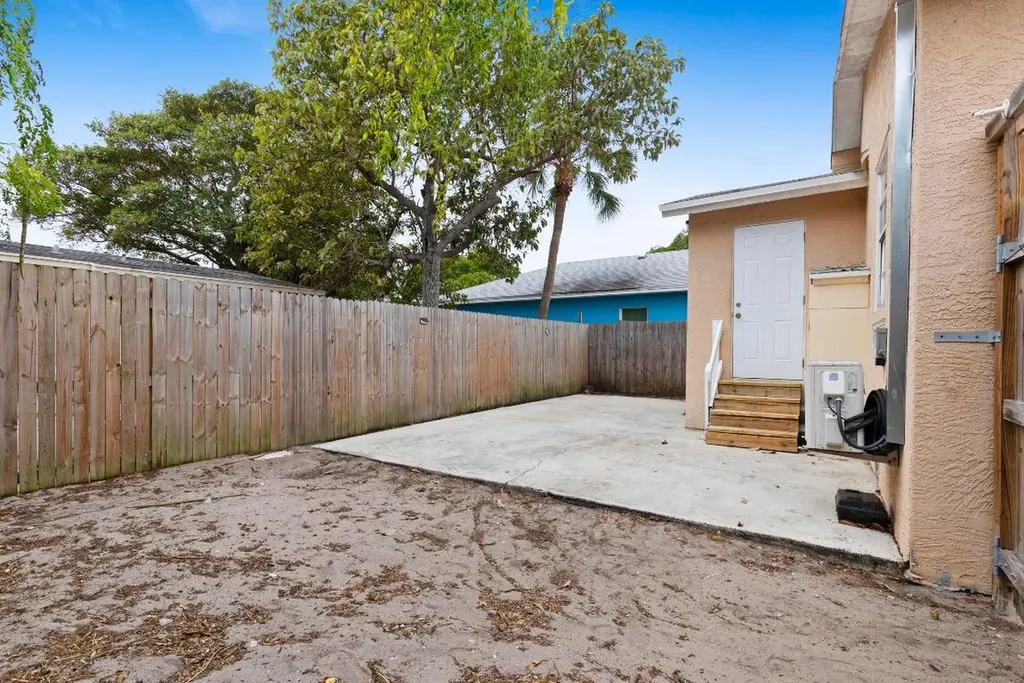 534 21st Street West Palm Beach FL 33407