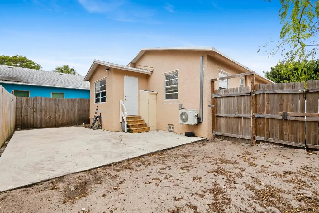 534 21st Street West Palm Beach FL 33407