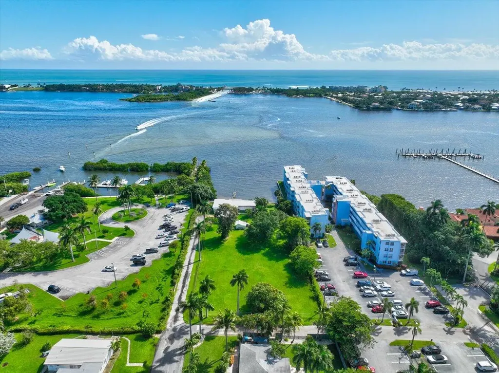 1810 New Palm Way Boynton Beach FL 33435