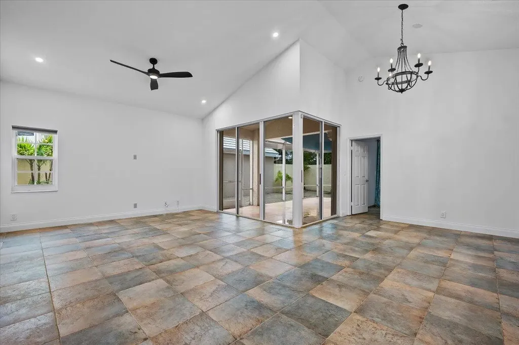 11 Dorchester Circle Palm Beach Gardens FL 33418