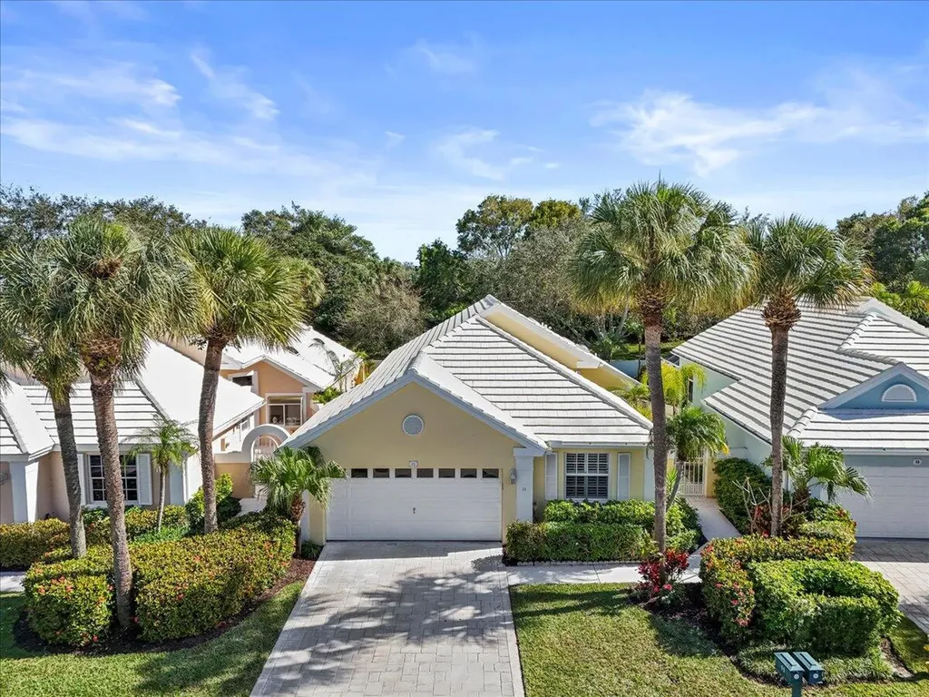 11 Dorchester Circle Palm Beach Gardens FL 33418