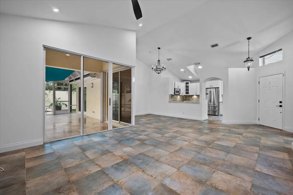 11 Dorchester Circle Palm Beach Gardens FL 33418