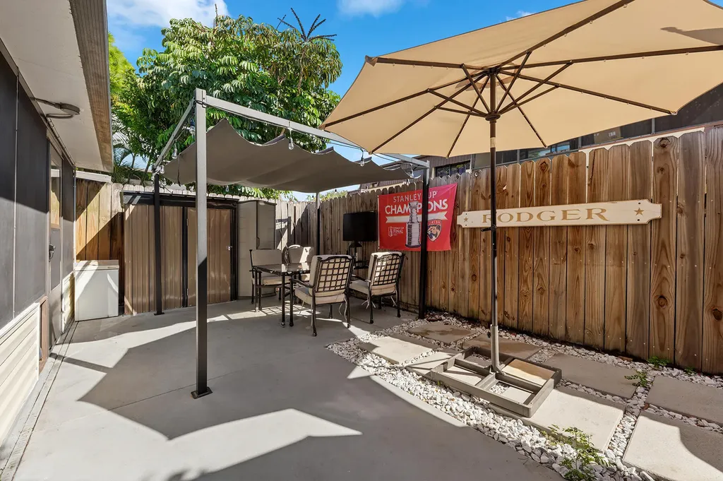 3536 Gardens Drive E Palm Beach Gardens FL 33410