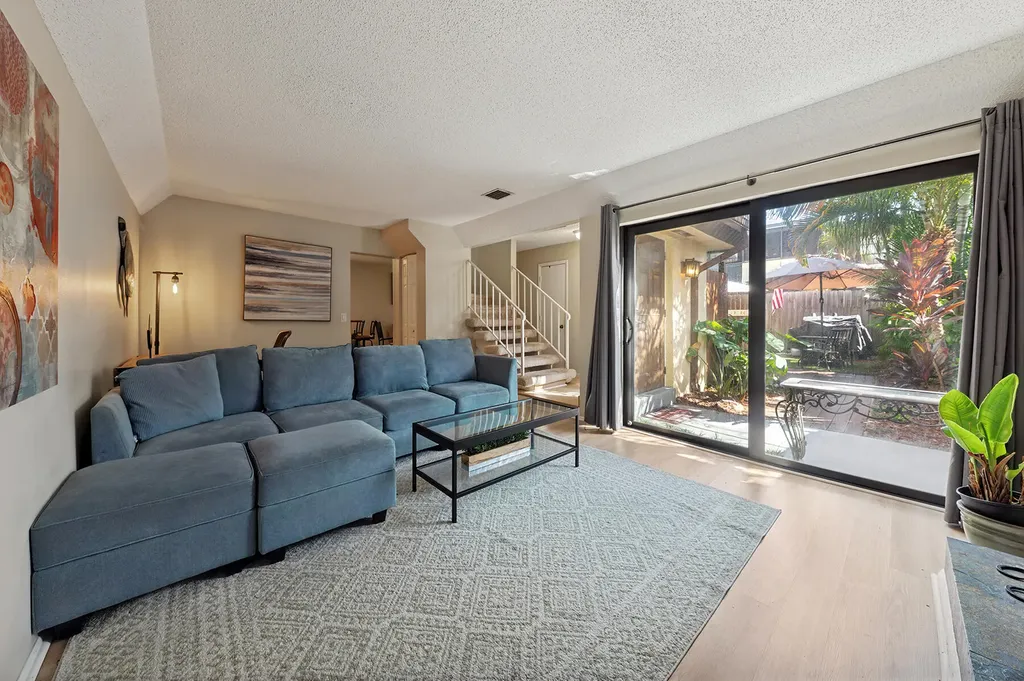 3536 Gardens Drive E Palm Beach Gardens FL 33410