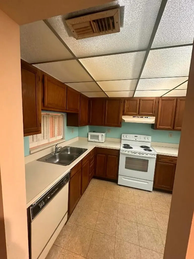 1100 NW 87th Avenue Coral Springs FL 33071