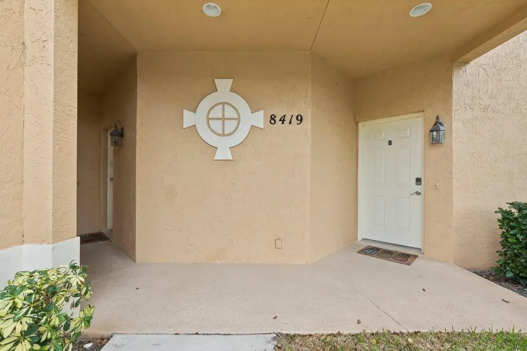 8419 Mulligan Circle Port St Lucie FL 34986