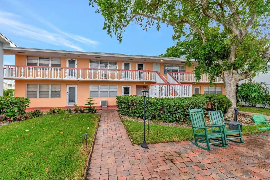 46 Andover B West Palm Beach FL 33417