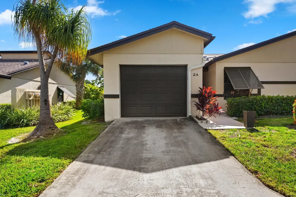 2 Ridge Pointe Drive Boynton Beach FL 33435