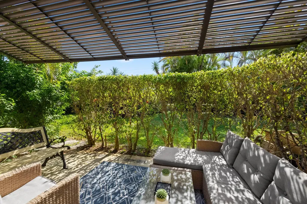 2 Ridge Pointe Drive Boynton Beach FL 33435