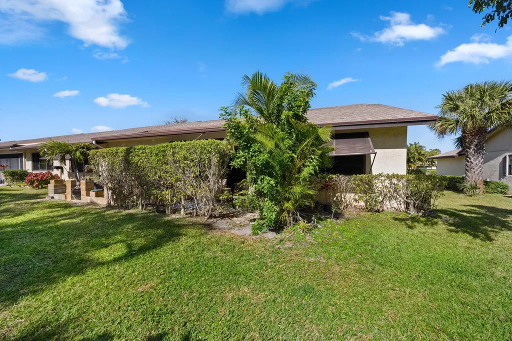 2 Ridge Pointe Drive Boynton Beach FL 33435