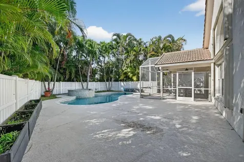 2725 Pointe Circle Greenacres FL 33413