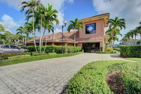 2725 Pointe Circle Greenacres FL 33413