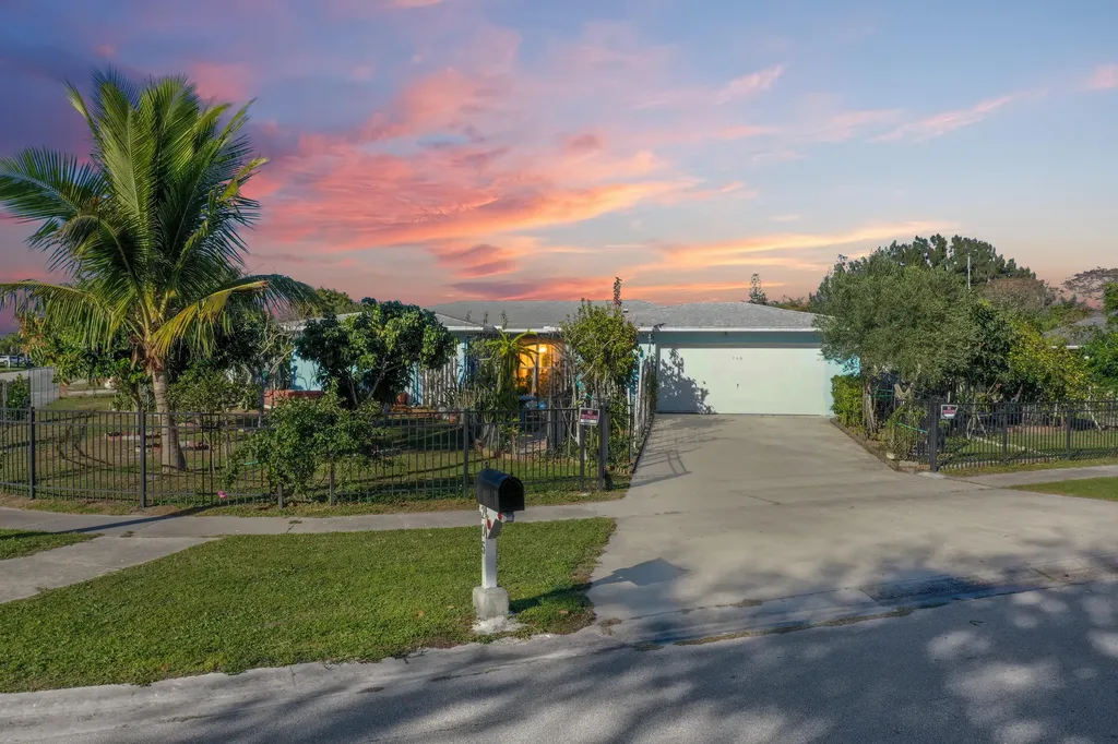 205 NE Ardsley Drive Port St Lucie FL 34983