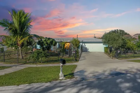 205 NE Ardsley Drive Port St Lucie FL 34983