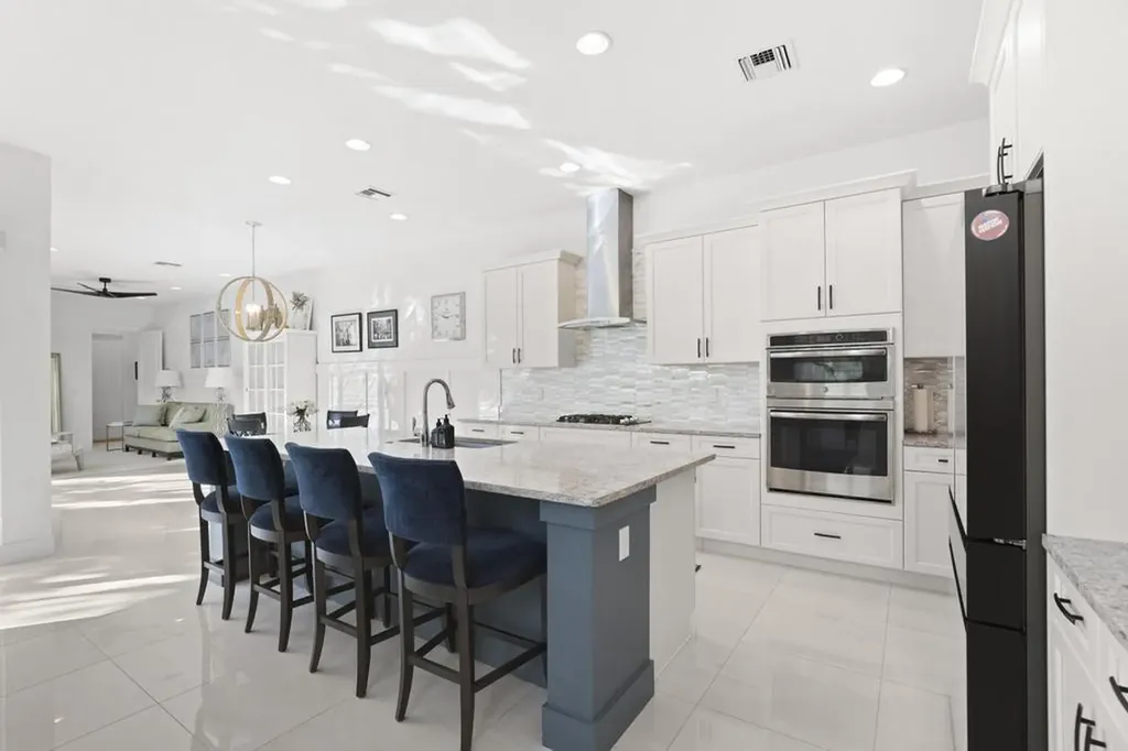 7037 Edison Place Palm Beach Gardens FL 33418