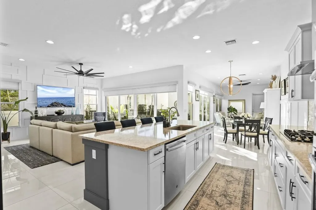 7037 Edison Place Palm Beach Gardens FL 33418
