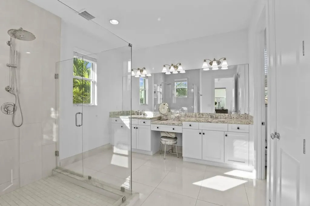 7037 Edison Place Palm Beach Gardens FL 33418