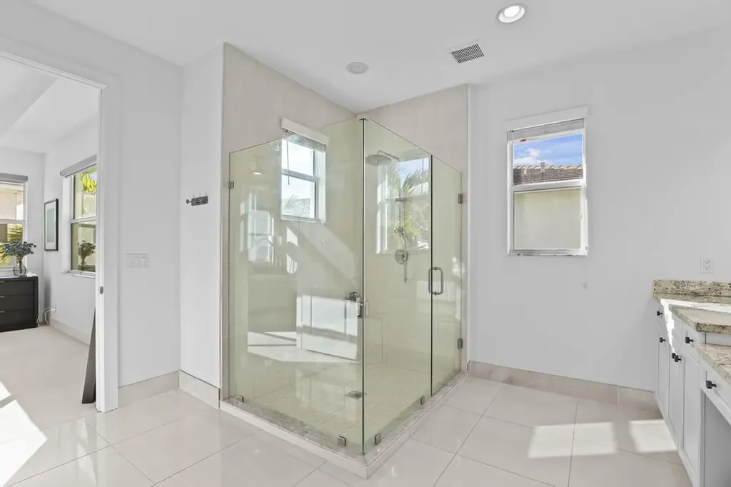 7037 Edison Place Palm Beach Gardens FL 33418