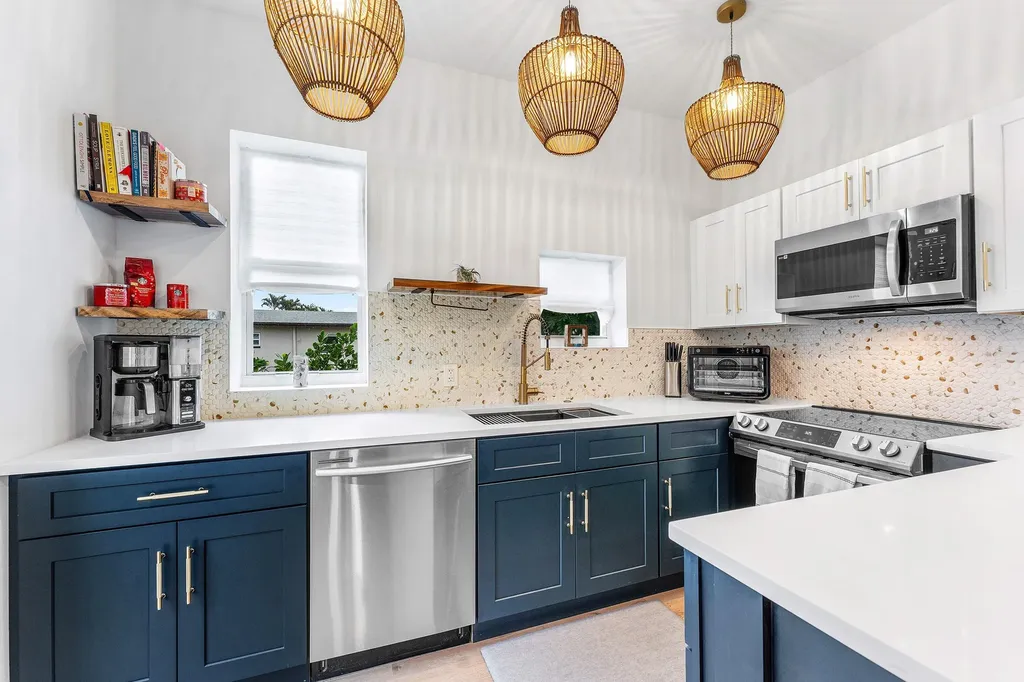 709 SW 9th Court Delray Beach FL 33444